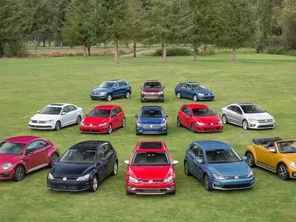 v-travni-virobnitstvo-avtomobiliv-v-rf-skorotilosya-na-96-7