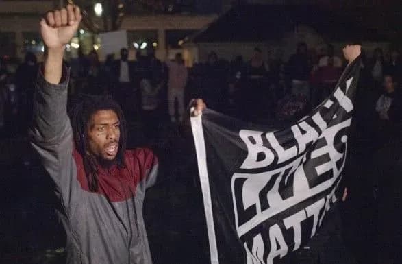 u-ssha-politseyski-60-raziv-vistrilili-v-afroamerikantsya-v-shtati-strayki