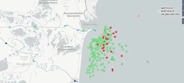 u-delti-dunayu-utvorivsya-zator-iz-130-suden-zavantazhenikh-ukrayinskim-zernom