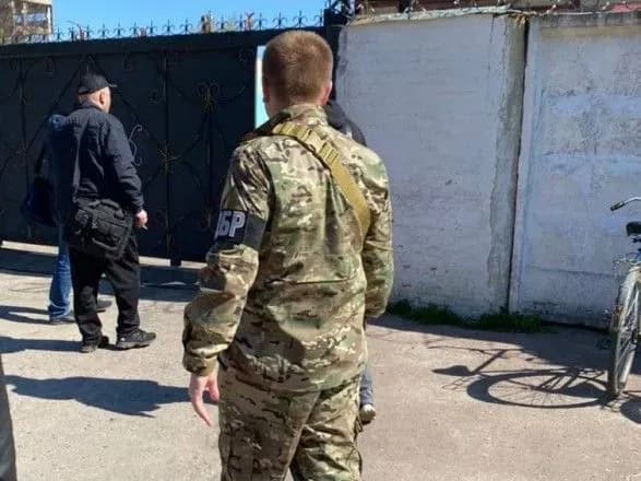 pislya-pochatku-vtorgnennya-rf-vidpustiv-zlodiya-v-zakoni-odnomu-z-kerivnikiv-koloniyi-na-chernigivschini-povidomili-pro-pidozru