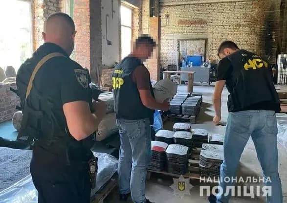 prodavali-priznacheni-dlya-zsu-bronezhileti-ta-vzuttya-na-volini-vikrili-skhemu-rozkradannya-gumdopomogi-na-ponad-28-mln-griven