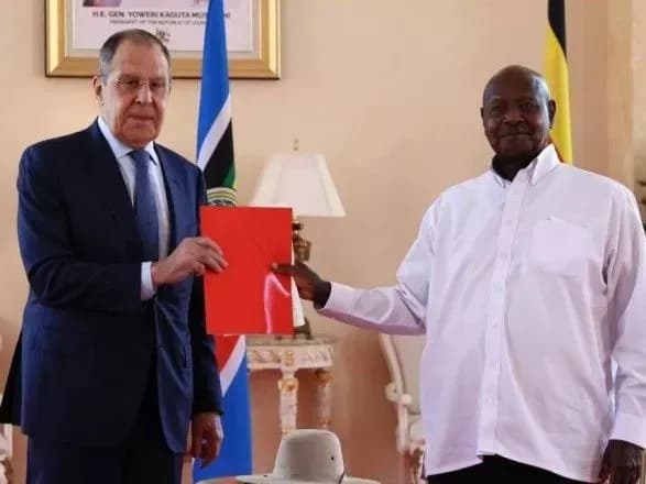 rozmovi-pro-golod-v-afritsi-tse-namagannyam-zakhodu-vtyagnuti-afrikanski-krayini-u-konflikt-mizh-rosiyeyu-ta-ukrayinoyu-mzs-ugandi