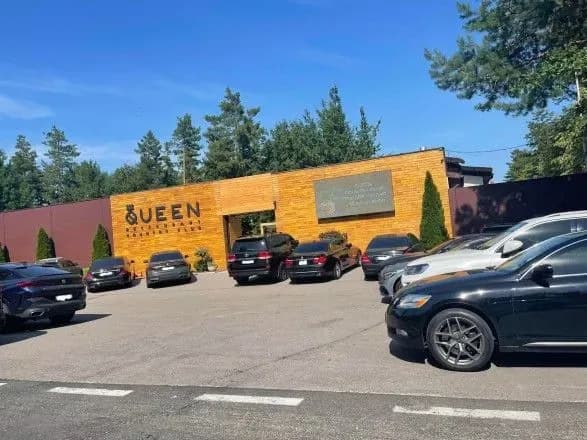 nachebto-areshtovaniy-zaklad-merezhi-bulldozer-group-prodovzhuye-robotu-v-kiyevi