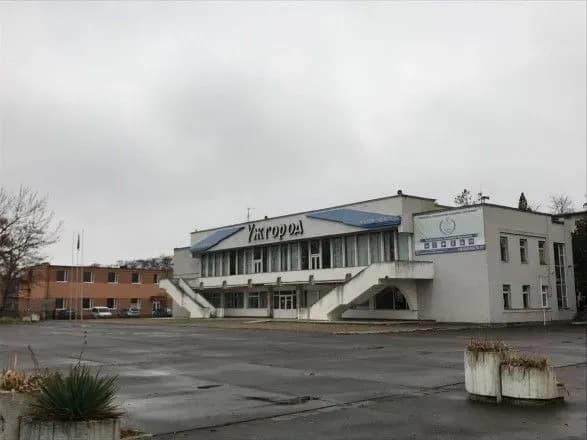 aeroport-uzhgorod-ne-gotoviy-do-tsivilnikh-reysiv-z-yes-golova-ova