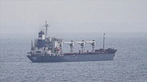 pershe-ukrayinske-sudno-iz-zernom-razoni-uviyshlo-do-teritorialnikh-vod-turechchini