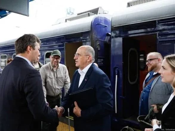 do-ukrayini-z-vizitom-priyikhav-ministr-zakordonnikh-sprav-polschi