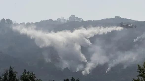 druga-khvilya-tepla-pozhezhniki-boryutsya-z-vognem-na-pivnichnomu-zakhodi-ispaniyi