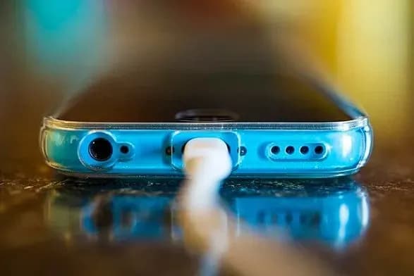 kilka-visokopostavlenikh-chinovnikiv-gretskogo-uryadu-pishli-u-vidstavku-cherez-zvinuvachennya-u-telefonnomu-shpigunstvi