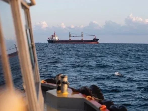 vpershe-z-24-lyutogo-v-ukrayinskiy-port-zayshlo-inozemne-sudno-pid-zavantazhennya