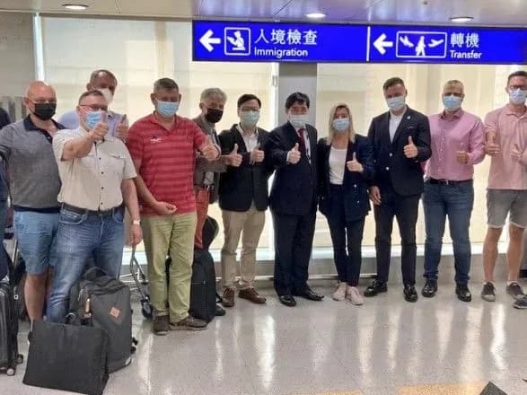 do-tayvanyu-z-pyatidennoyu-programoyu-pribula-delegatsiya-litvi