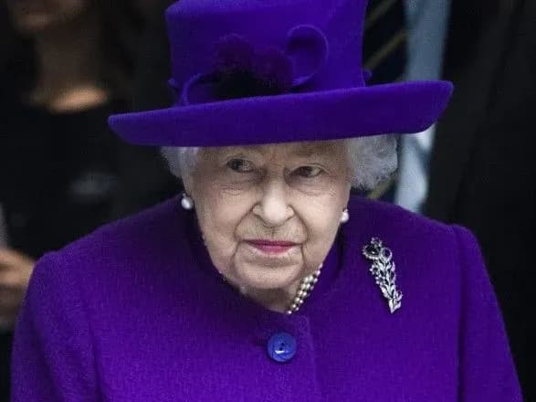 koroleva-yelizaveta-skasuvala-traditsiyniy-priyom-u-shotlandskomu-zamku