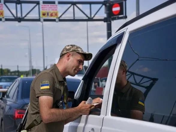 na-kordoni-spiymali-ponad-700-cholovikiv-z-pidroblenimi-dovidkami-pro-nepridatnist-do-sluzhbi