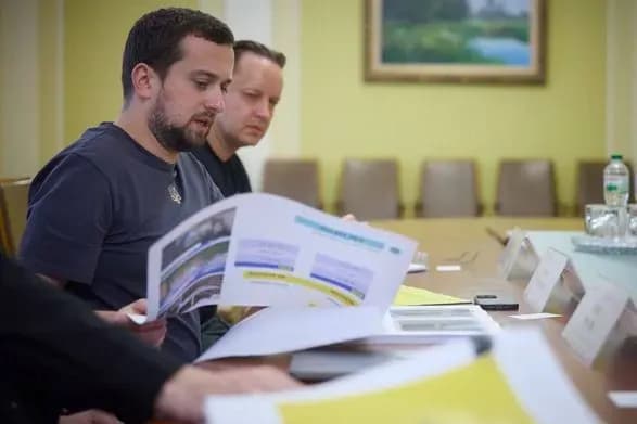 protyagom-5-6-misyatsiv-budut-zvedeni-pyatipoverkhivki-u-16-oblastyakh-dlya-pereselentsiv-ofis-prezidenta