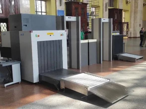 na-zaliznichnomu-vokzali-kharkova-posilyat-zakhodi-bezpeki