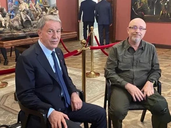 reznikov-zustrivsya-z-ministrom-oboroni-turechchini-scho-obgovoryuvali