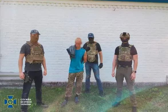 na-kiyivschini-zatrimali-agentiv-rf-yaki-namagalisya-vlashtuvatisya-do-pidrozdiliv-zsu