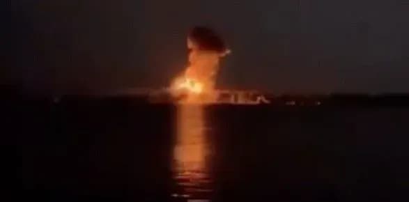 skhozhe-na-zavershalniy-akord-znovu-zavdano-udaru-po-antonivskomu-mostu