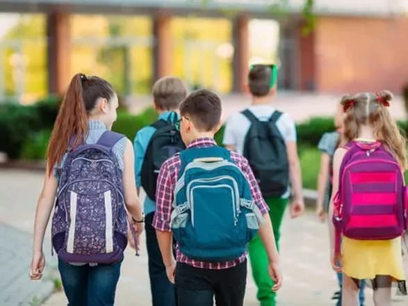 blizko-400-osvitnikh-zakladiv-kiyivschini-pratsyuvatimut-za-zmishanoyu-formoyu-navchannya