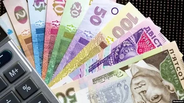 serednya-zarplata-likariv-u-pershomu-pivrichchi-zrosla-u-1-5-raza