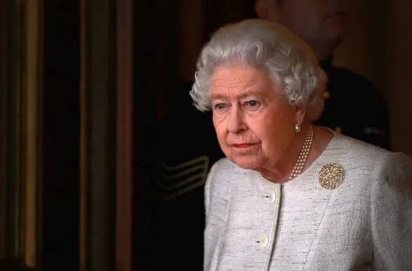 yelizaveta-ii-demonstruvala-zrazok-samoviddanogo-liderstva-ta-gromadskogo-sluzhinnya-stoltenberg