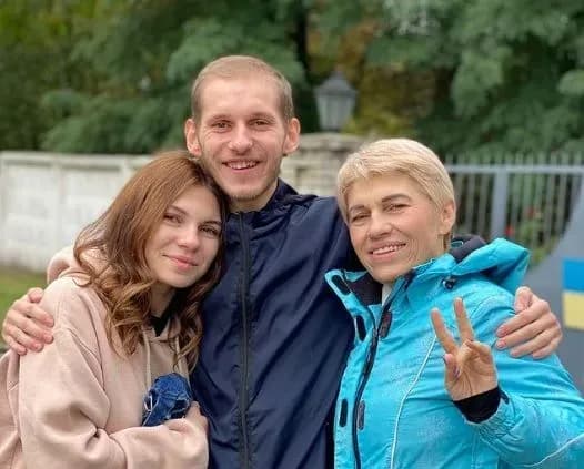 tak-viglyadaye-schastya-orest-zustrivsya-z-ridnimi-pislya-zvilnennya-z-polonu