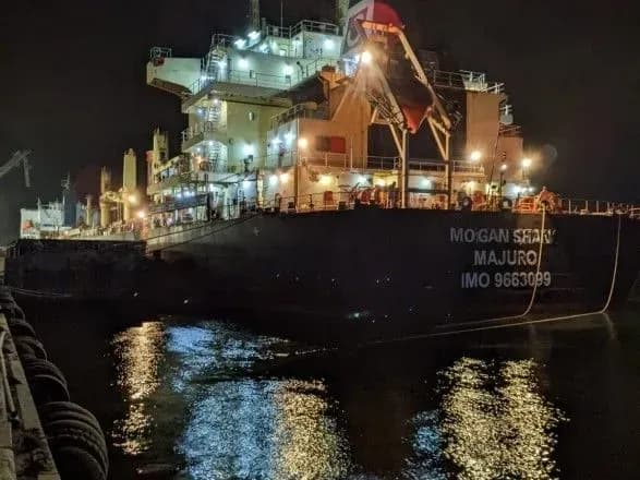 ukrayina-vidpravila-vzhe-4-5-mln-tonn-prodovolstva-zernovim-koridorom-viyshli-sche-11-suden