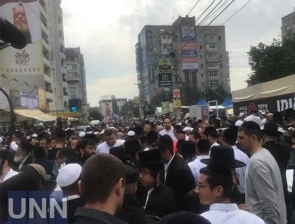 bilshe-23-tisyach-palomnikiv-khasidiv-pribulo-do-umani