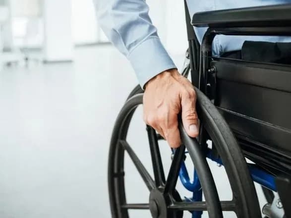 v-ukrayini-znyali-obmezhennya-na-peretin-kordonu-dlya-lyudey-z-invalidnistyu-i-suprovidnikiv-pid-chas-voyennogo-stanu