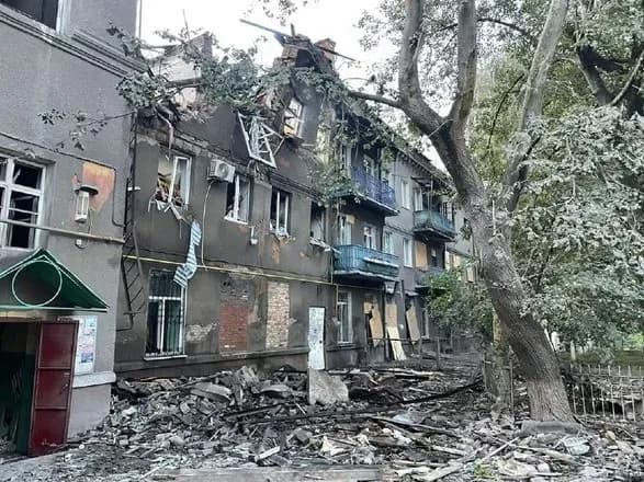 obstrili-donetskoyi-oblasti-2-tsivilnikh-zaginuli-sche-4-otimali-poranennya