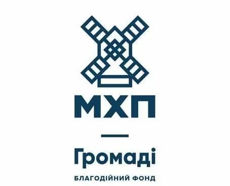 za-pidtrimki-mkhp-gromadi-u-shkolakh-na-cherkaschini-onovili-kompyuteri-ta-parti