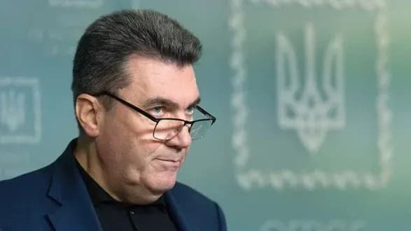 ukhvalimo-fundamentalni-rishennya-dlya-krayini-danilov-pro-poryadok-denniy-na-terminovomu-zasidanni-rnbo