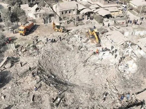 nichniy-udar-po-dnipru-znayshli-fragmenti-tila-sche-odniyeyi-ditini