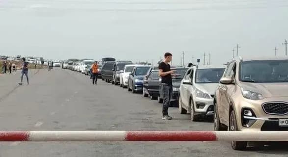 z-pochatku-mobilizatsiyi-u-rf-do-kazakhstanu-viyikhali-vzhe-ponad-200-tisyach-rosiyan