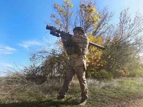 voyin-zenitnoyi-raketnoyi-brigadi-10-ta-11-zhovtnya-znischiv-chotiri-krilati-raketi-okupantiv-ps-zsu