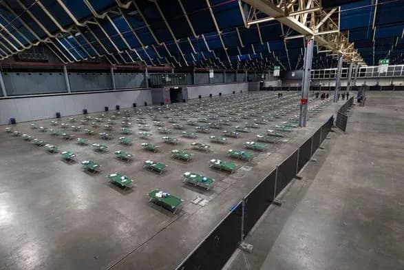 ukrayintsi-mayut-pravo-zalishatisya-u-niderlandakh-na-odin-rik-dovshe