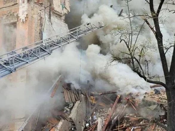 klichko-sered-zhertv-rankovoyi-ataki-na-kiyiv-vagitna-zhinka-i-yiyi-cholovik