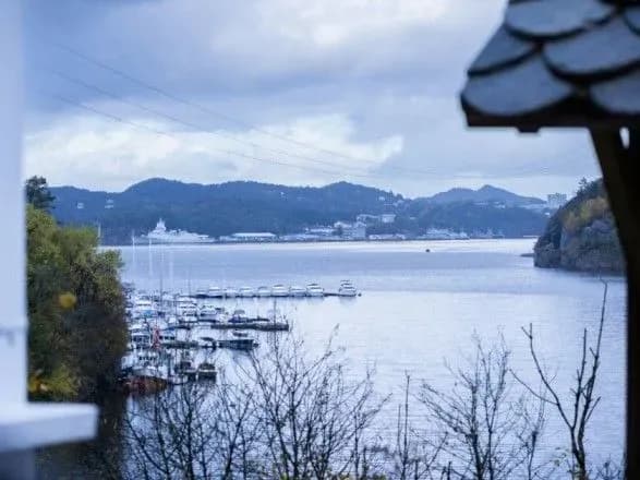 rpts-kupuye-v-norvegiyi-nerukhomist-poryad-z-viyskovimi-bazami-zmi