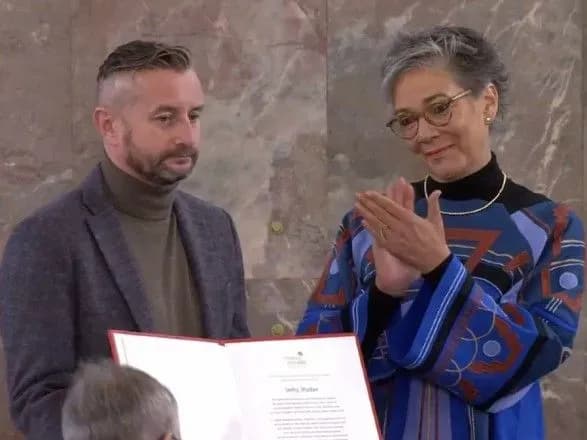 poeziyeyu-ne-mozhna-vigrati-viynu-ale-poeti-povinni-svidchiti-pro-neyi-zhadan-otrimav-nimetsku-literaturnu-premiyu-miru