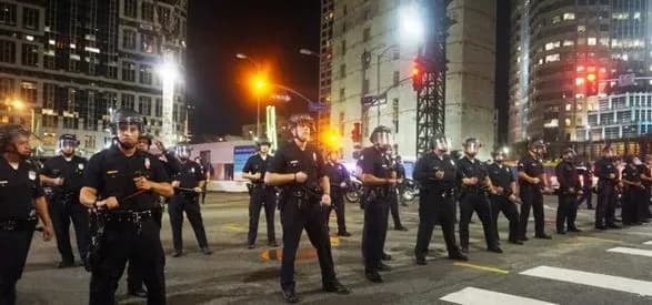 vnaslidok-perestrilki-pid-chas-nezakonnikh-peregoniv-na-vulitsi-chikago-zaginuli-3-osobi