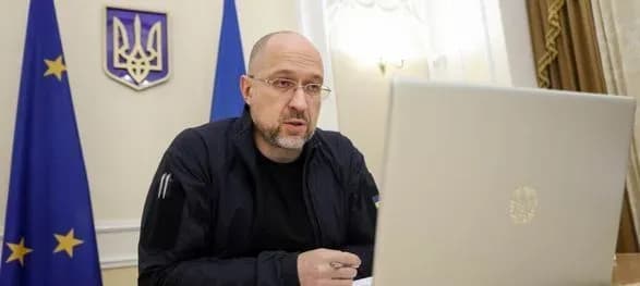 shmigal-nazvav-umovi-za-yakikh-ukrayintsi-mozhut-zalishitisya-bez-zarplat-i-pensiy