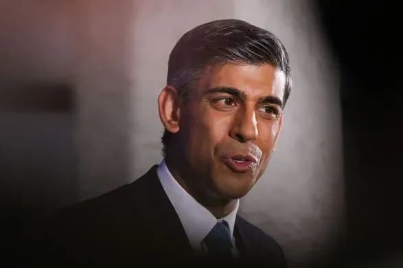 rashi-sanuk-bayden-pid-chas-privitannya-novogo-premyera-britaniyi-pereplutav-yogo-imya