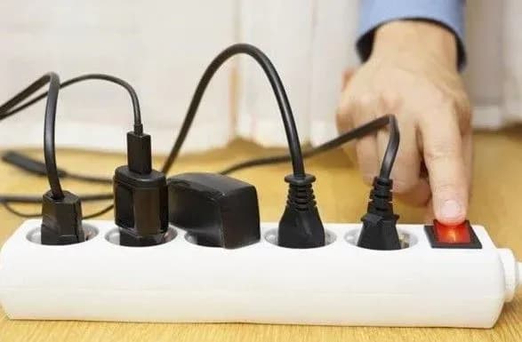 yak-pravilno-vmikati-elektropriladi-pislya-stabilizatsiynikh-vidklyuchen-elektroenergiyi-poradi-vid-dtek