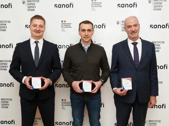 sanofi-peredala-ukrayini-163-tisyachi-doz-vaktsini-proti-gripu-dlya-zakhistu-medichnikh-pratsivnikiv