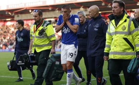 mikolenko-otrimav-travmu-u-matchi-apl