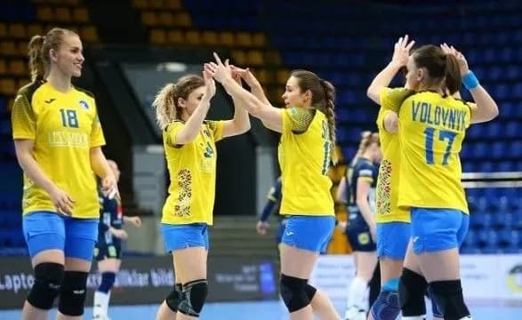 zhinocha-zbirna-ukrayini-z-gandbolu-diznalasya-supernika-v-raundi-pley-of-vidboru-na-chs-2023