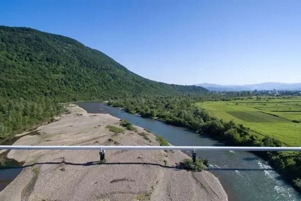 ukrayina-planuye-pidvischiti-platu-za-tranzit-nafti-cherez-gazoprovid-druzhba-bloomberg