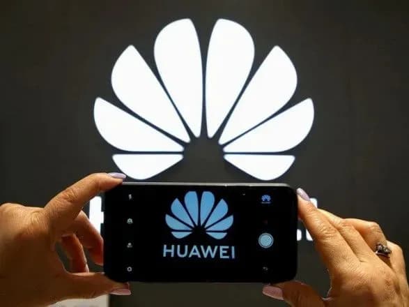 ssha-vvodyat-zaboronu-na-import-produktsiyi-kompaniy-zte-ta-huawei-z-knr