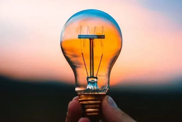 kiyiv-dosi-v-rezhimi-ekstrenikh-vidklyuchen-grafiki-ne-diyut-yasno