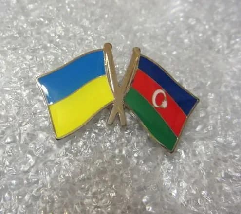 do-azerbaydzhanu-u-turpoyizdku-poyikhali-30-ditey-iz-kiyivschini