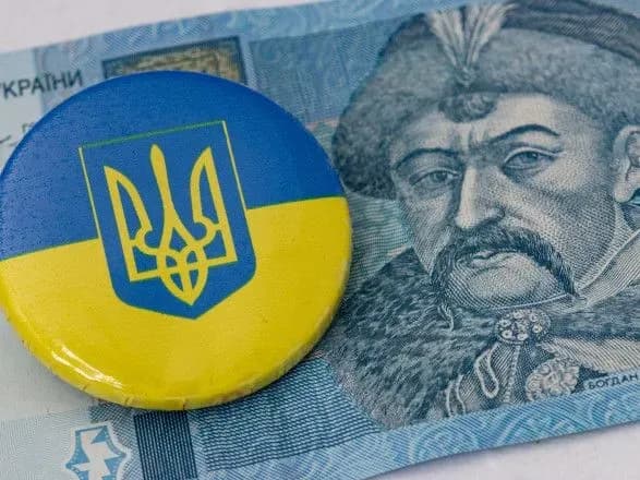 na-luganschini-okupanti-khochut-vivesti-z-obigu-grivnyu